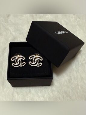 Stylish Interlocking CC Fashion Earrings